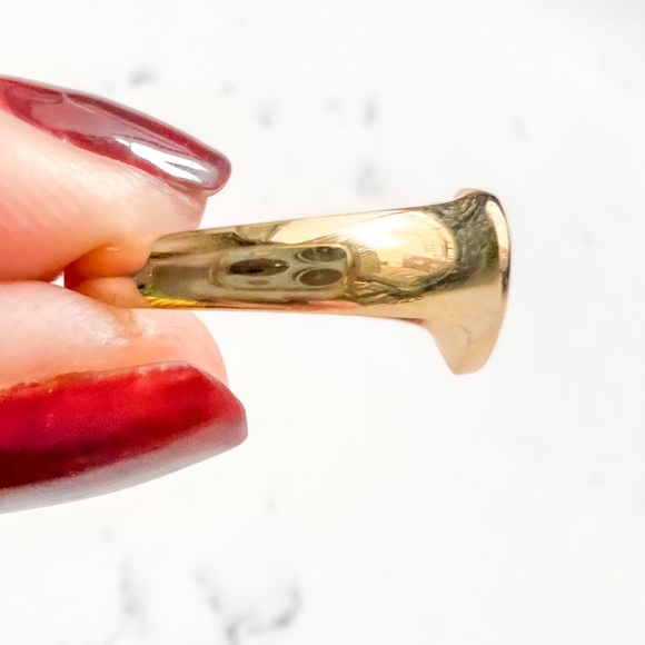 14k Solid Gold Heart Signet Ring - Picture 6 of 8